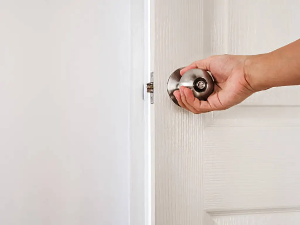 push button door knob