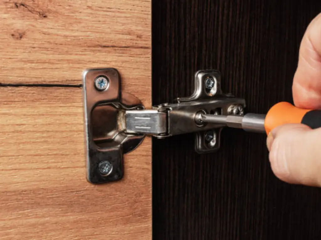 install for cabinet hinge