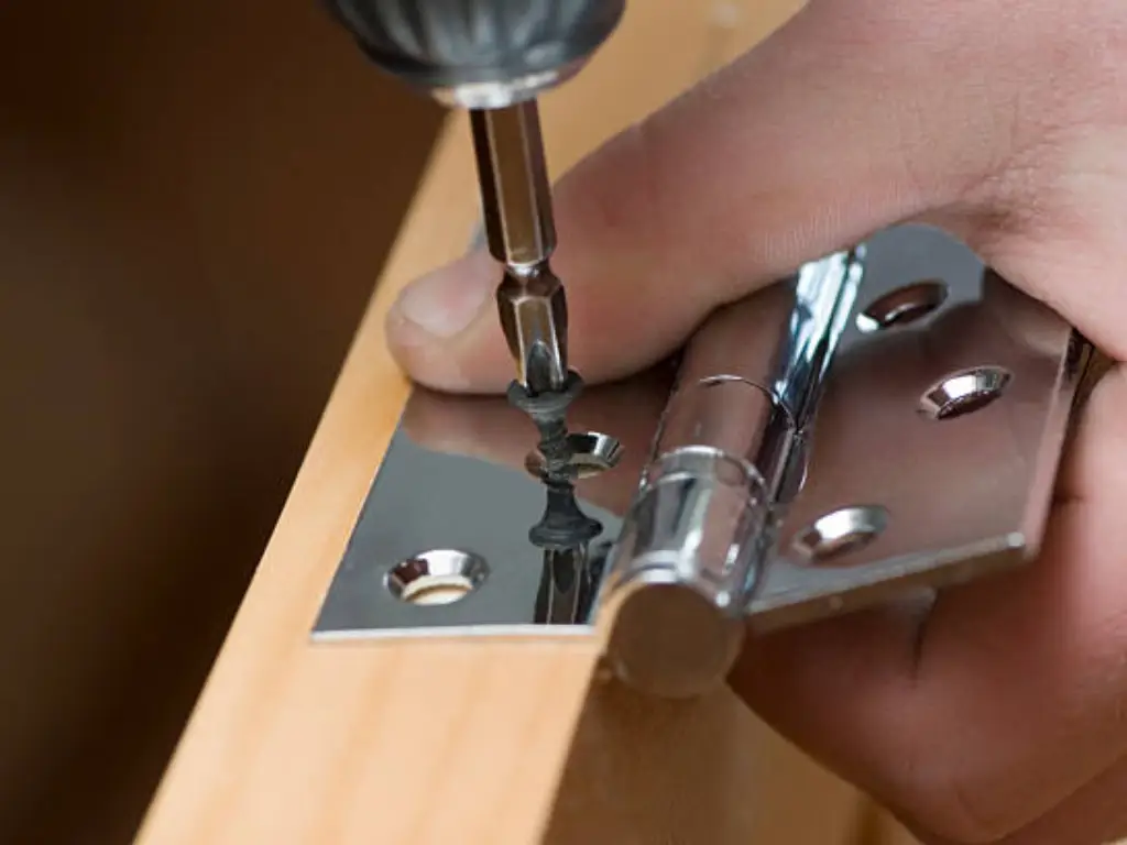 Install hinge